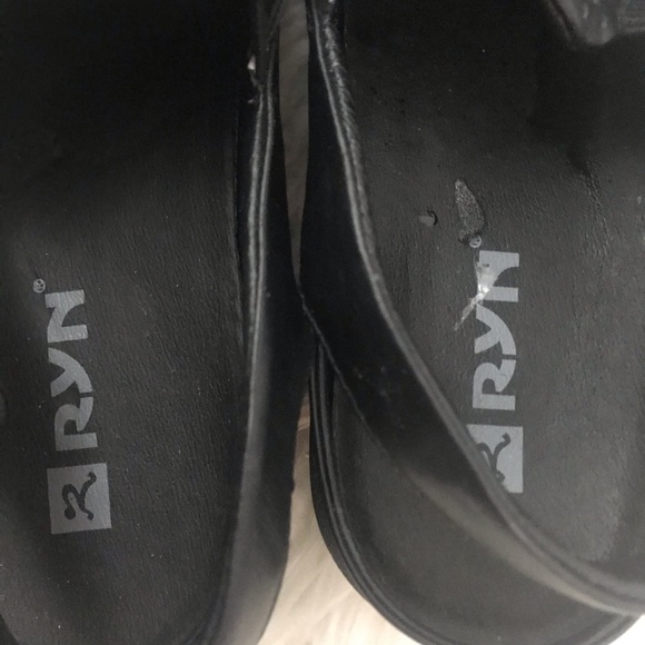 Ryn Women's Cindy Mary Jane Walking Shoe 8.5 Black - Picture 3 of 6